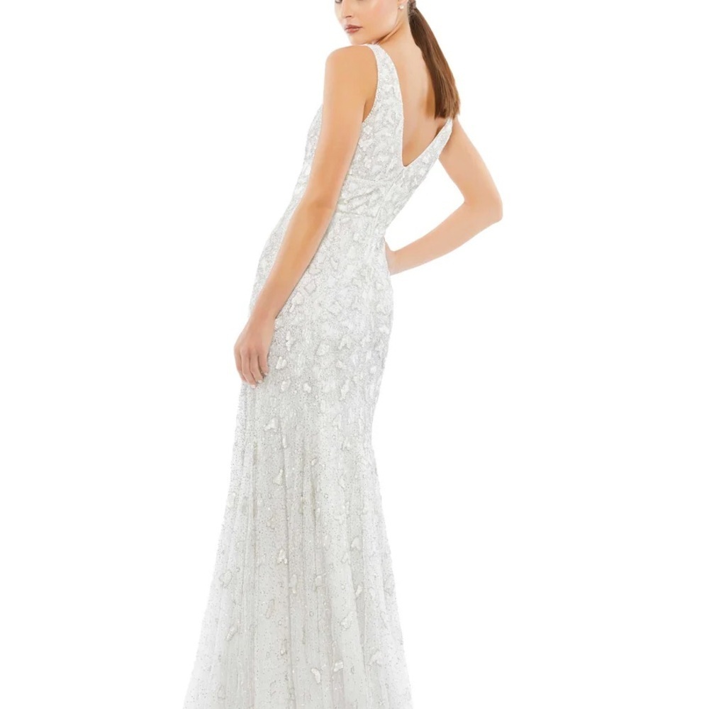 ✔️#33 BNWT MAC DUGGAL HAND EMBELLISHED SLEEVELESS BEADED GOWN #10814 - Picture 2 of 12